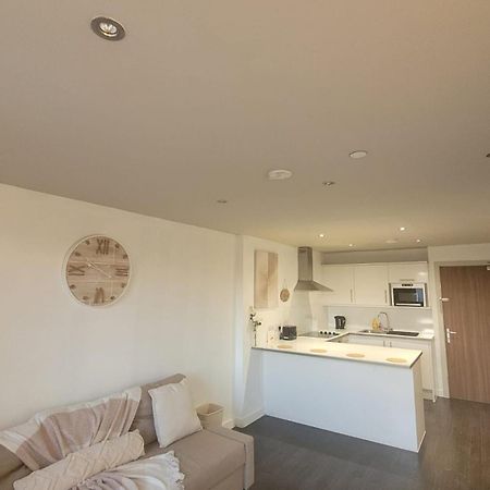 Amazing London 1 Bedroom Flat In Astral House As18 Norbury  Экстерьер фото