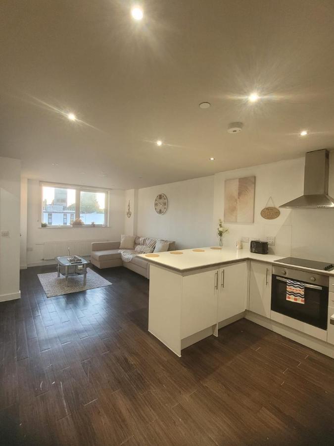 Amazing London 1 Bedroom Flat In Astral House As18 Norbury  Экстерьер фото