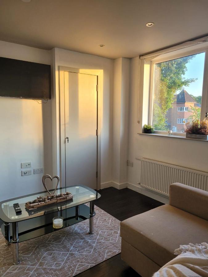 Amazing London 1 Bedroom Flat In Astral House As18 Norbury  Экстерьер фото